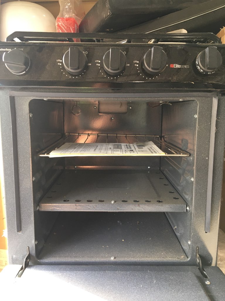 Suburban Oven Range 22" Model SRNLXB2B1XBP1EX